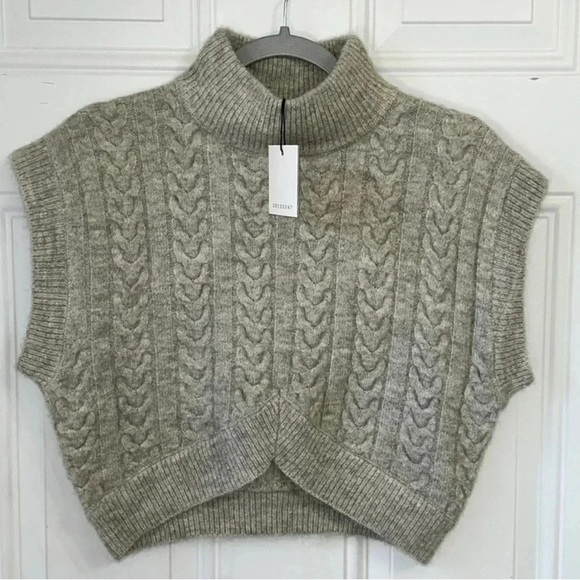CRESCENT NWT XS Gray Cable Knit Mock Sweater - Picture 3 of 7